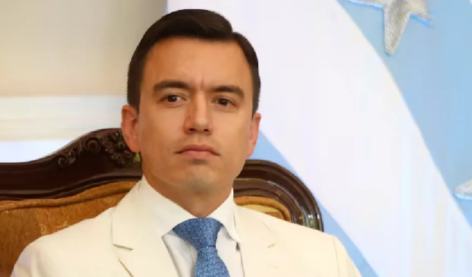 Presidente Noboa y su bancada analizan evitar la licencia