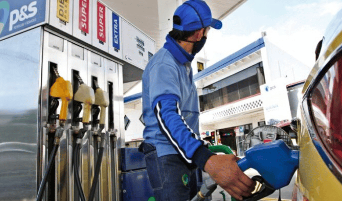 Venta de combustible suspendida por quema de monigotes