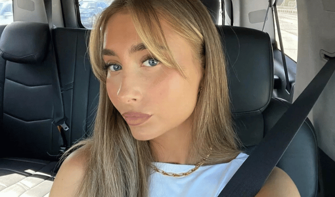 Lily Phillips violó políticas de Airbnb en un lujoso apartamento