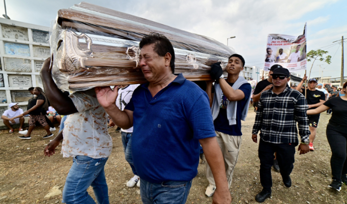 Familias dudan de identificación de niños asesinados en Guayaquil