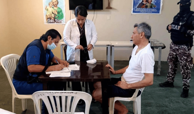 Quema de colchones obligó a evacuar a Jorge Glas de su celda
