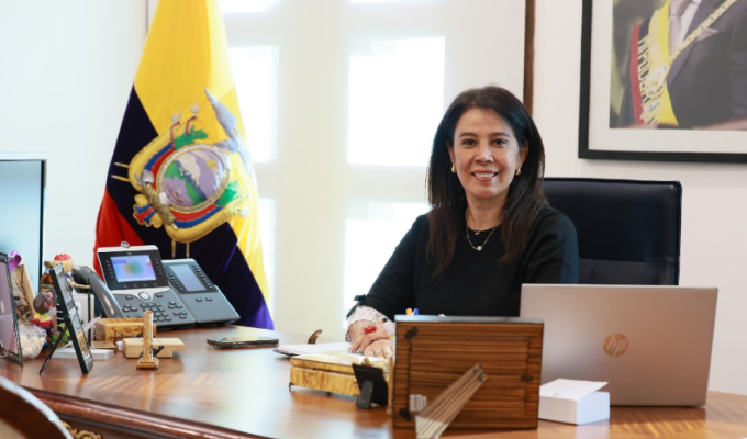 Daniel Noboa encarga Presidencia a Cynthia Gellibert por fuerza mayor