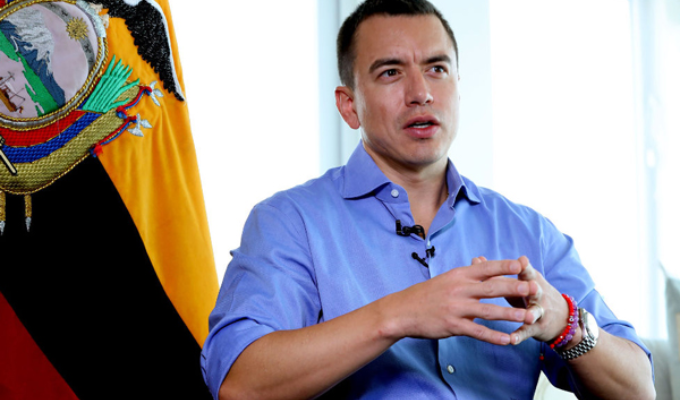 Riesgo país de Ecuador cae 61 puntos en enero 2025