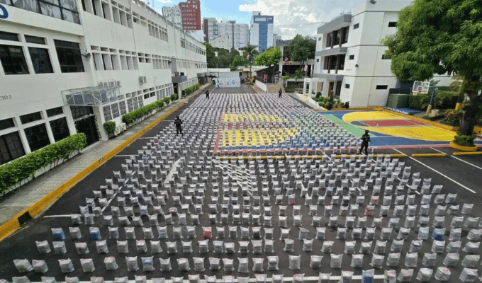 9,8 toneladas de cocaína: operativo nacional suma 15 detenidos