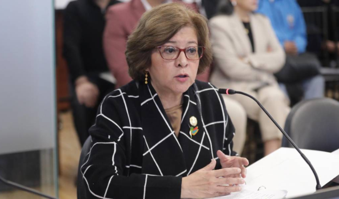 Ministra Núñez apela fallo que beneficia a Verónica Abad