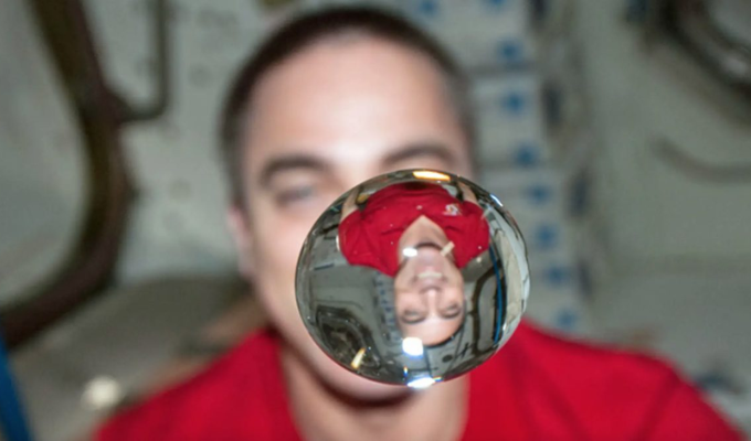 ¡Salud! NASA convierte la orina de astronautas en agua potable