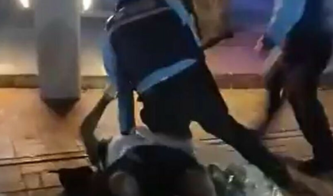 Salvaje ataque a vendedor ambulante en Guayaquil causa indignación