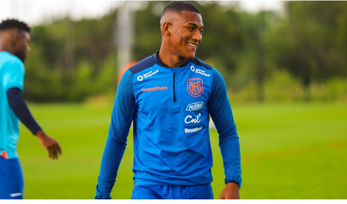 Carlos Gruezo firma con Liga de Quito para 2025