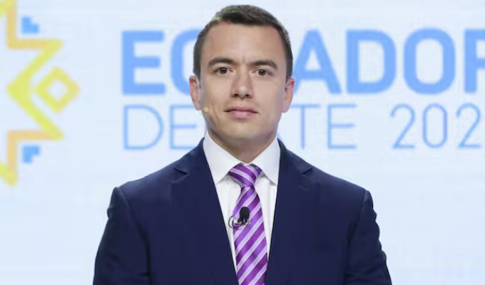 Noboa combina funciones y campaña con 17 eventos en 14 días.