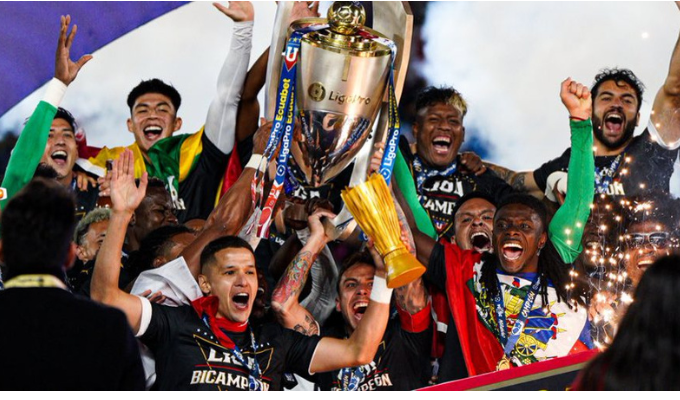 ¡Liga de Quito levantó la Supercopa Ecuador 2025! 🏆