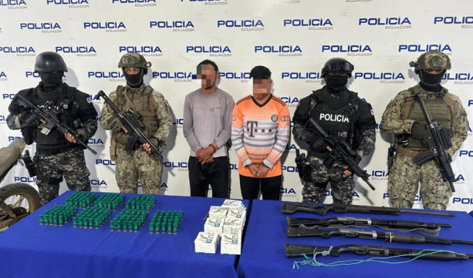 Allanamientos en El Oro revelaron arsenal y droga oculta