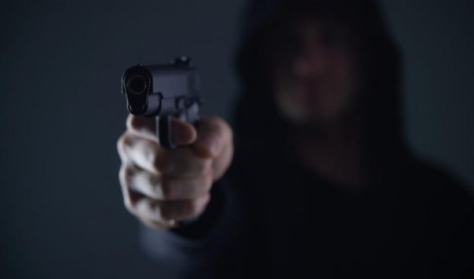 Les roban el carro mientras descansaban en la vía Ambato - Riobamba