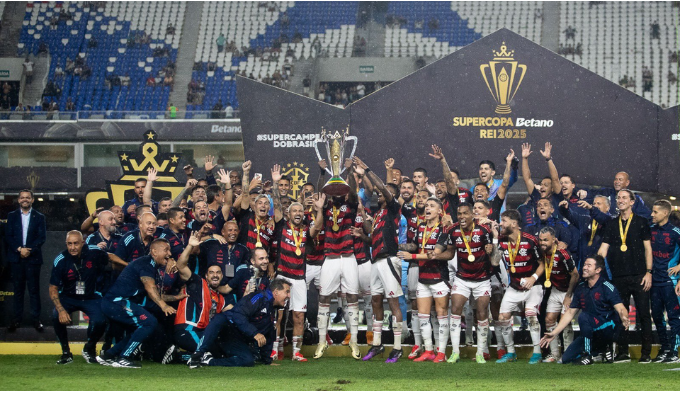 Flamengo vence 3-1 a Botafogo con asistencia de Gonzalo Plata