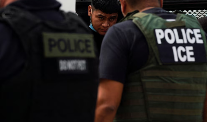 Orden judicial obliga a ICE a liberar inmigrantes detenidos