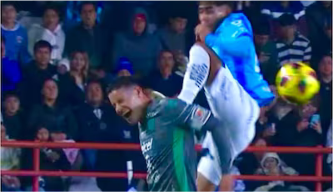 ¡Tremendo golpe! Patada criminal a James en la Liga MX