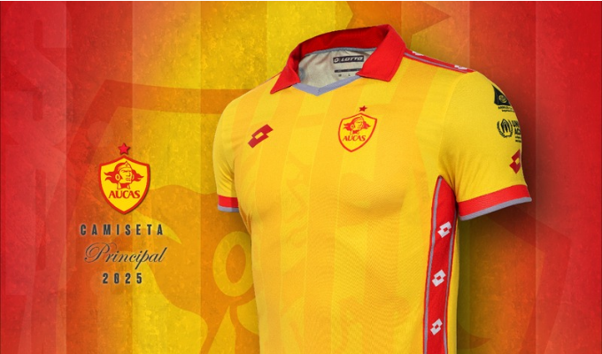Aucas presentó su camiseta 2025 con un diseño elegante y clásico.