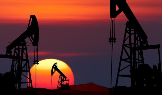 "¡Adiós al alza! Precio del petróleo desciende a pesar de recortes"