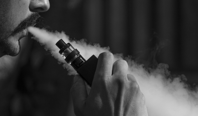 Infarto de Pene y Dientes en Riesgo El Vape, un Enemigo Silencioso