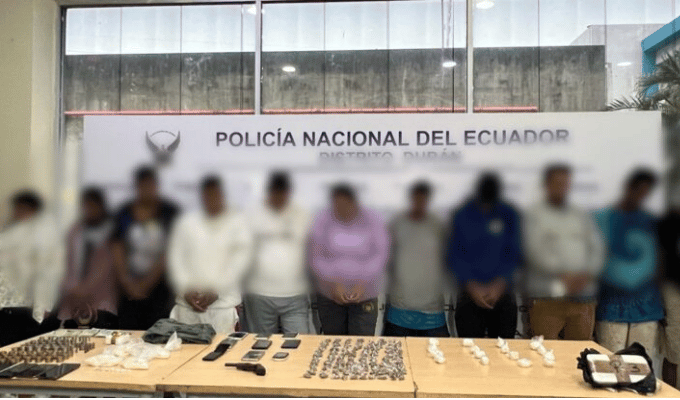 Hallaron armas, droga y motos robadas en operativos en Durán