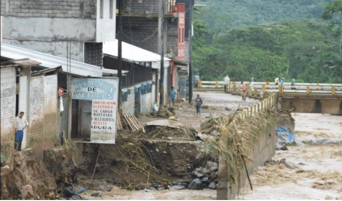 Deslizamientos y cortes de agua afectan a cantones de Ecuador