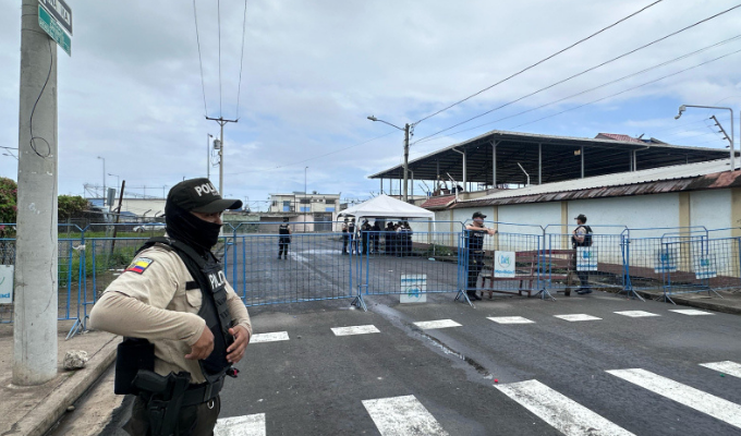 Machala: explosiones y balacera en cárcel durante visita del ministro