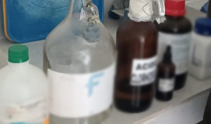 Ecuador frena producción de droga con incautación de químicos en Quito