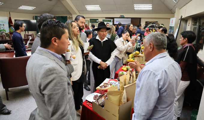 Tungurahua brilla en FONATUR 2025 con su turismo y productos únicos