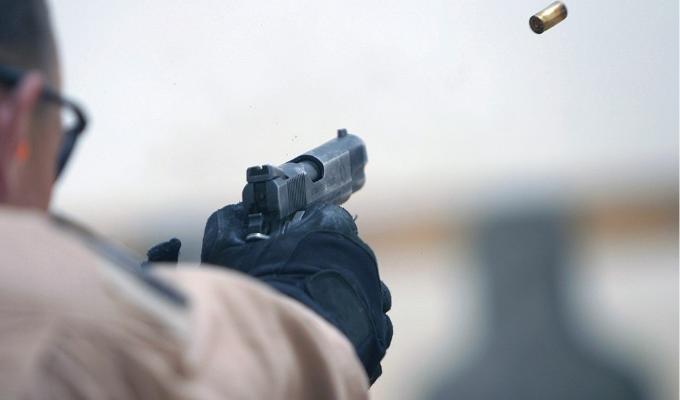 Mujer fue asesinada a tiros mientras atendía un local de encebollados