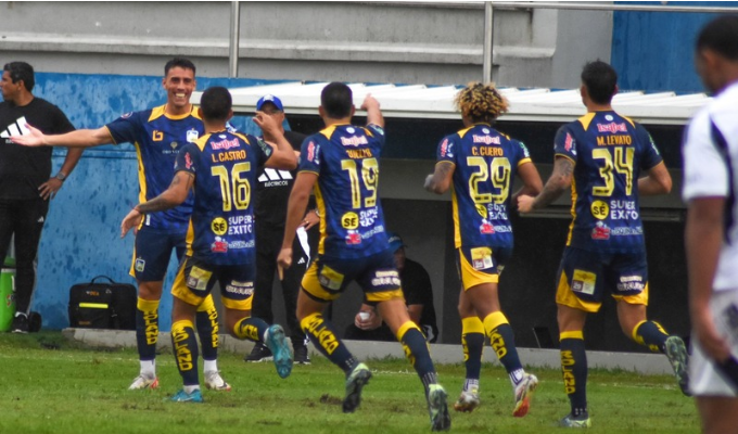 Delfín venció 2-0 a Emelec y sumó su primera victoria en LigaPro