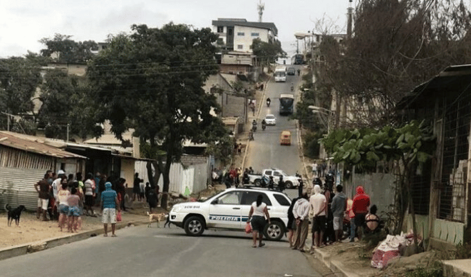 Criminalística tardó horas en recoger cuerpreos tras masacre en Guayas