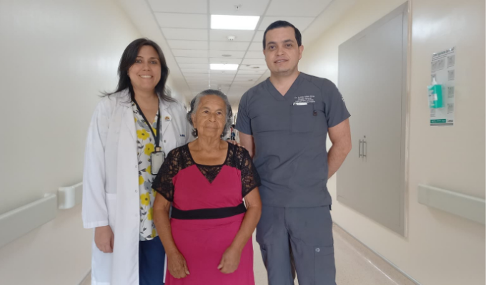 Hospital Los Ceibos realiza cirugía que salva vidas