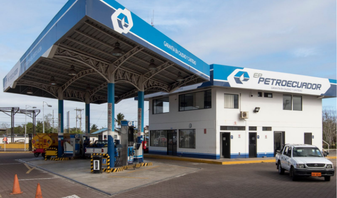 ¡96 trabajadores de Petroecuador obligados a devolver USD 15 millones!