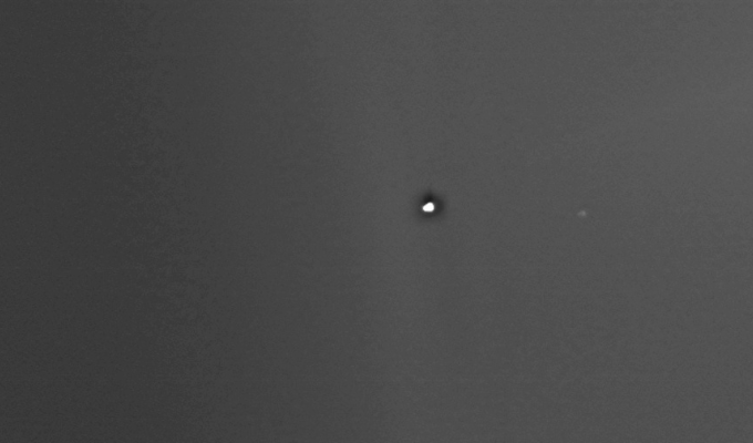 La Tierra y la Luna: Un Autorretrato desde Marte a 300 millones de km