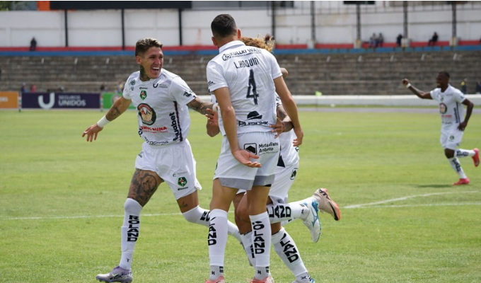 ¡Mushuc Runa venció 3-1 a Deportivo Cuenca en Riobamba!