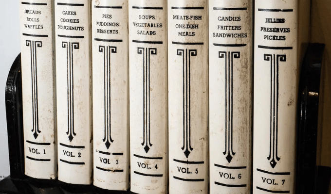 Los libros que nadie puede leer, pero que todos quieren tener
