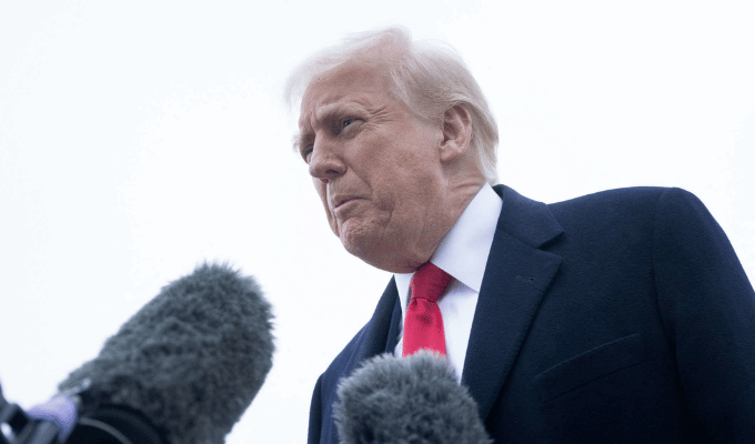 Casa Blanca negó haber ignorado orden judicial sobre deportaciones