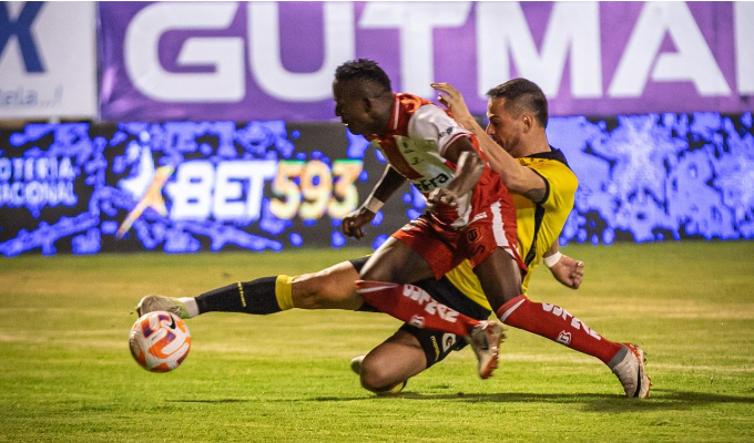 Octavio Rivero le dio el triunfo a Barcelona SC sobre Técnico U.
