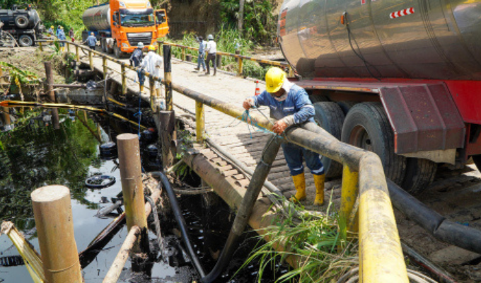 Derrame de petróleo en Esmeraldas: crisis ambiental y de salud