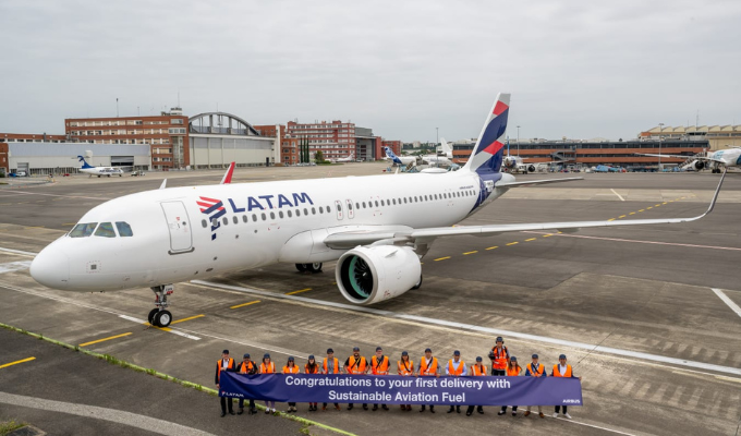 "A320neo de LATAM:  Altura con Combustible de Aceite Usado"