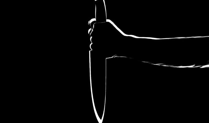 Al borde de la muerte: hombre acuchillado en el cuello en Ambato