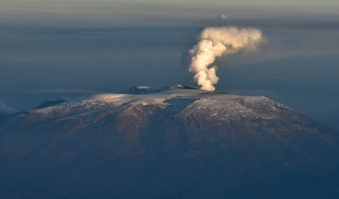 Volcán Nevado del Ruiz en Colombia alerta por posible erupción