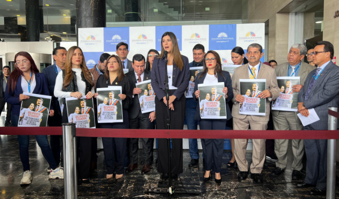 ADN y correístas se sacan los trapos al sol en plena campaña