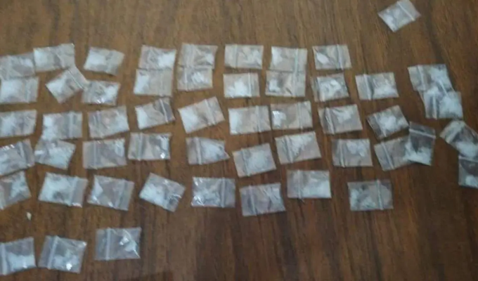 ¡Cayó con la droga en pleno centro de Ambato!