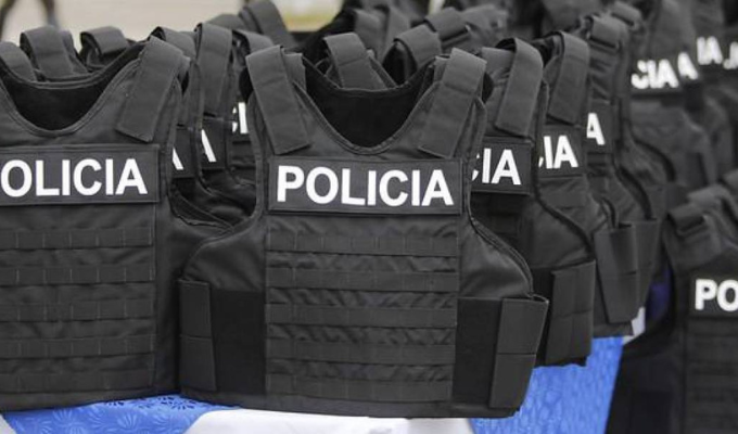 Dos agentes caen por narcotráfico en Tungurahua