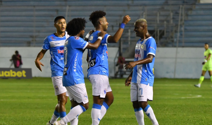 Manta FC remonta y gana 2-1 a Técnico Universitario en LigaPro.