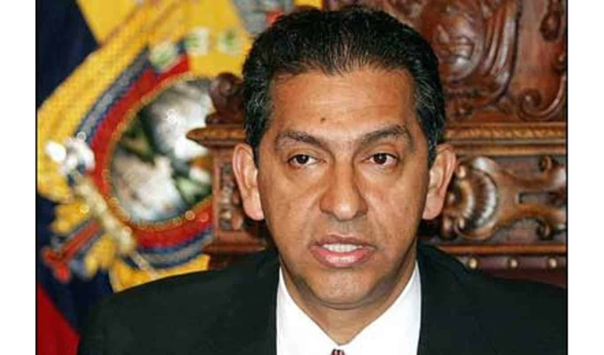 ¡Lucio multado por insultar en debate!