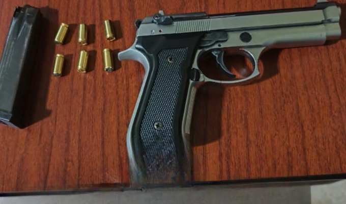 ¡Lo agarraron con pistola en mano en plena calle de Ambato!