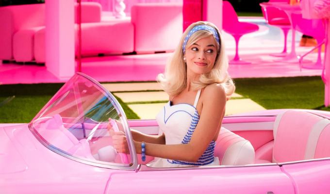 "‘Barbie’ en Pantalla Grande: No es un Juego de Niños"