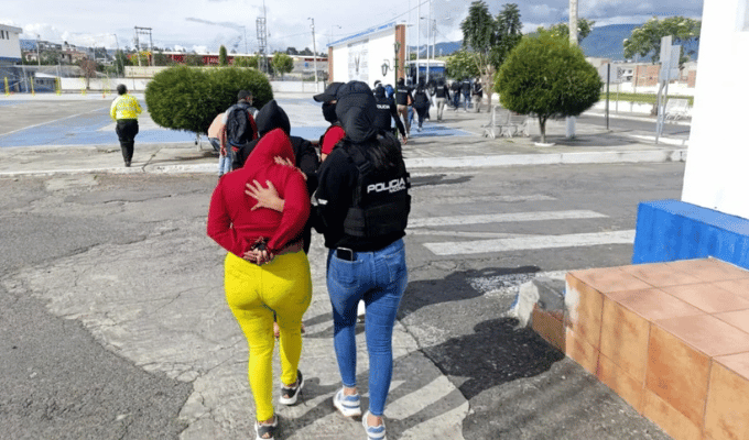La Policía barrió Riobamba con dos operativos simultáneos