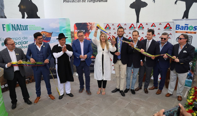 ¡Ambato se llena de fiesta turística con 11 provincias en acción!